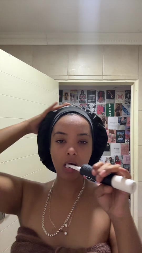 Post 5 by Amira-Nur ❤️ on TikTok (video)
