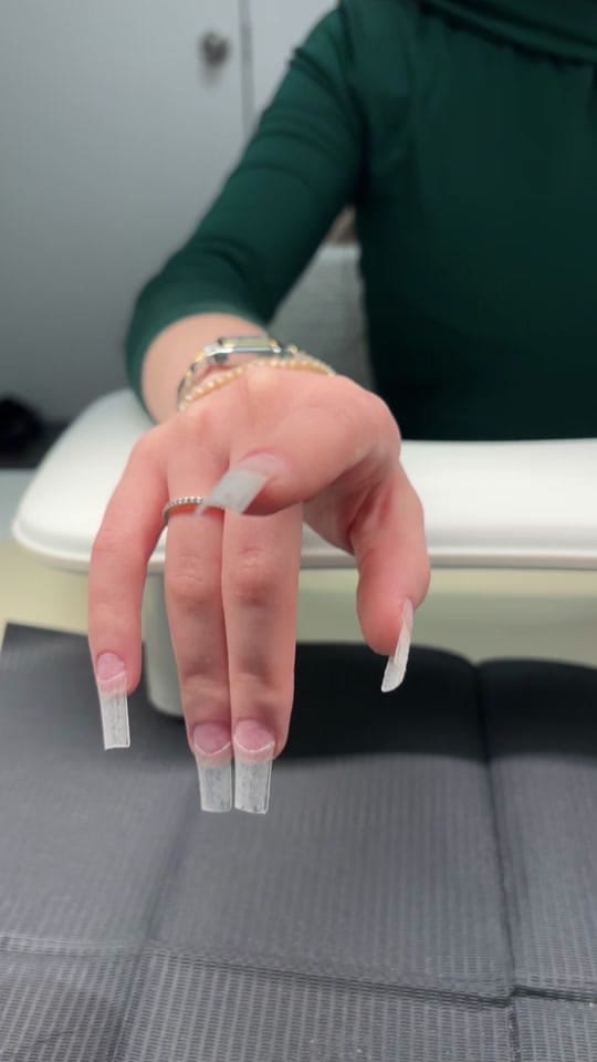 Post 8 by saakbeauty | LAVAL NAIL TECH on TikTok (video)
