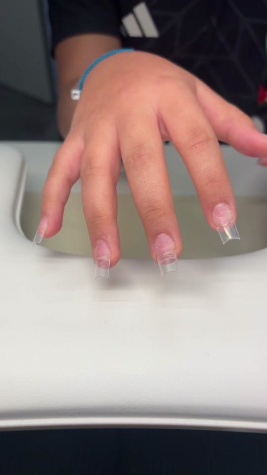 Post 6 by saakbeauty | LAVAL NAIL TECH on TikTok (video)