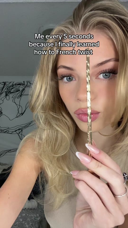 Post 10 by Tatiii on TikTok (video)