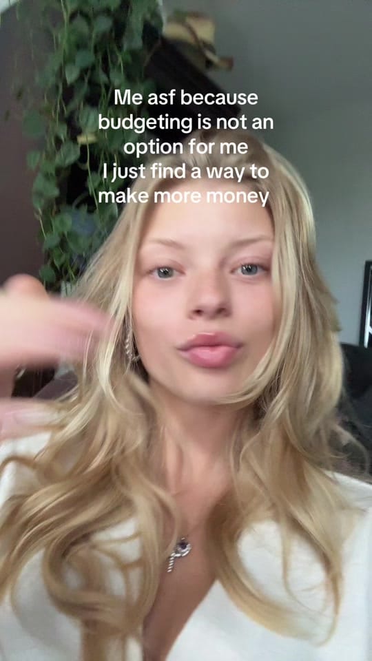 Post 1 by Tatiii on TikTok (video)