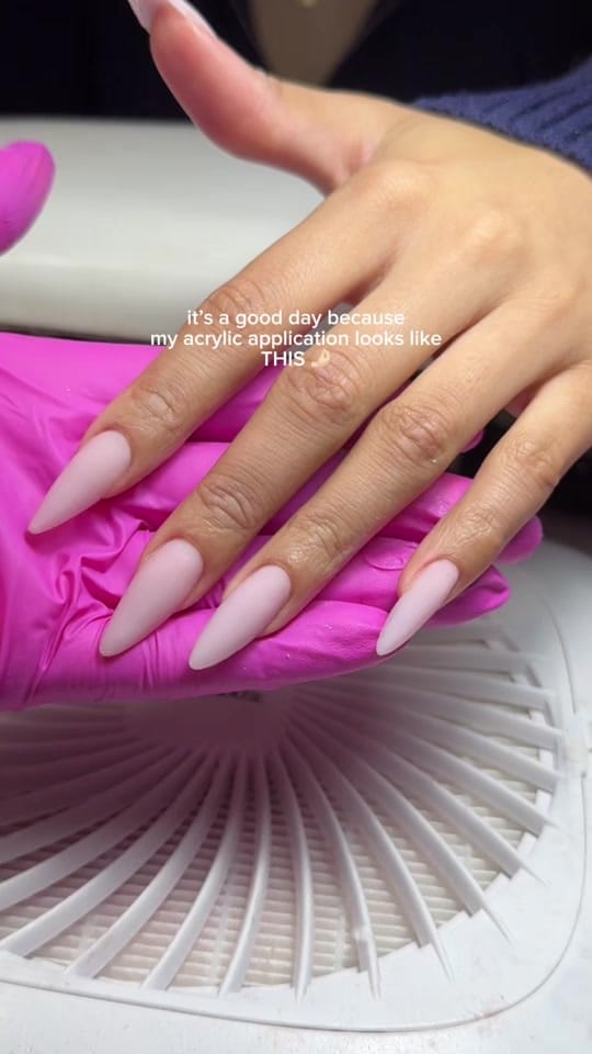Post 4 by Noor | Newmarket Nail Tech🇨🇦 on TikTok (video)