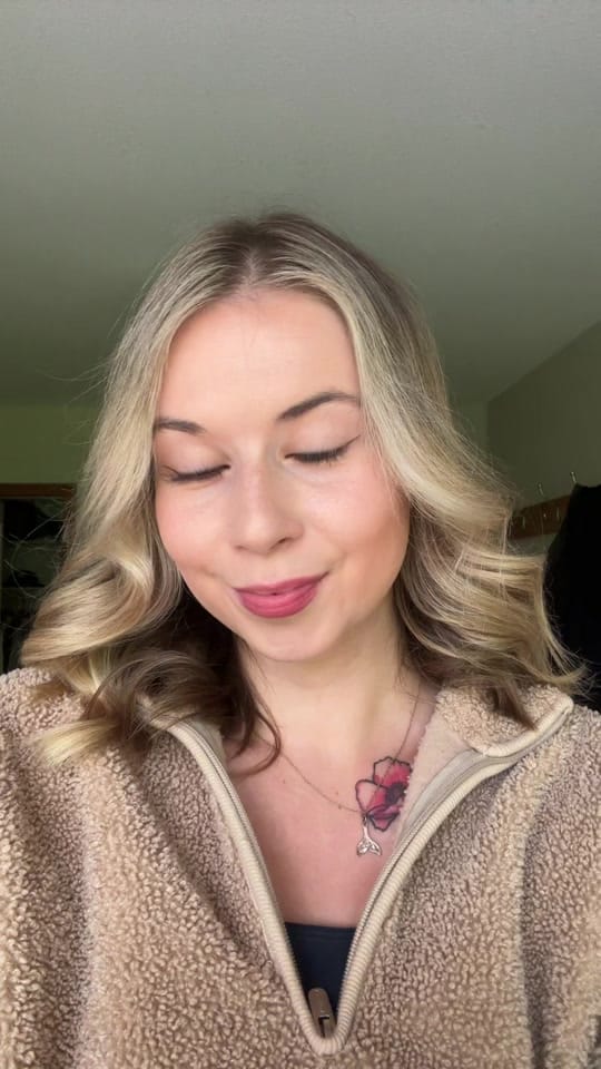 Post 4 by Aneta | Czech In Canada 🇨🇦 on TikTok (video)