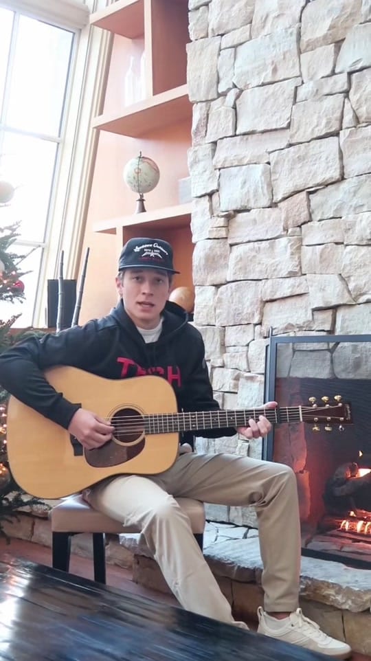 Post 8 by Jaydon Grissom on TikTok (video)