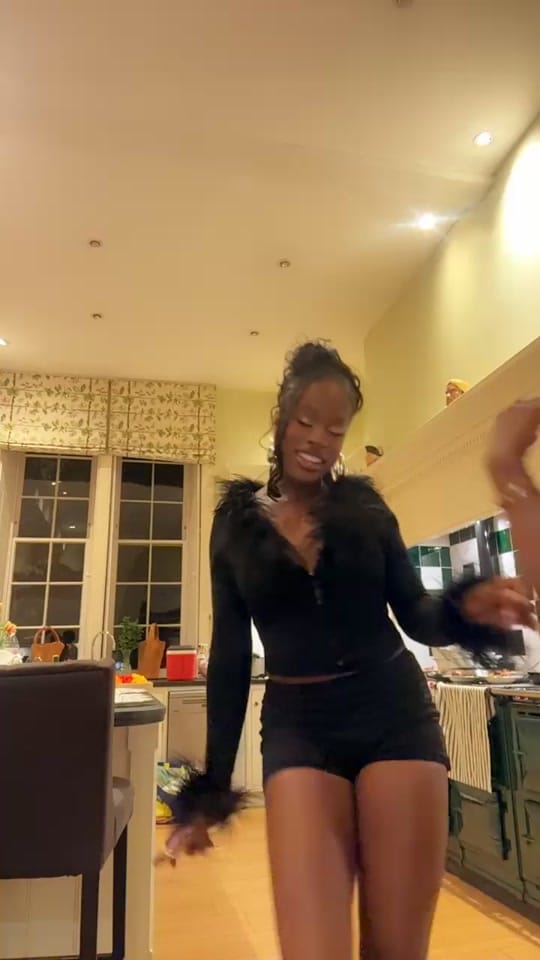 Post 1 by Chelsea on TikTok (video)