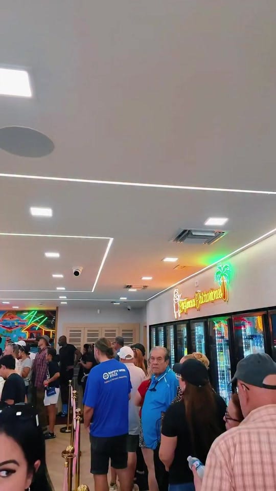 Post 4 by lacasitatropicahollywood on TikTok (video)