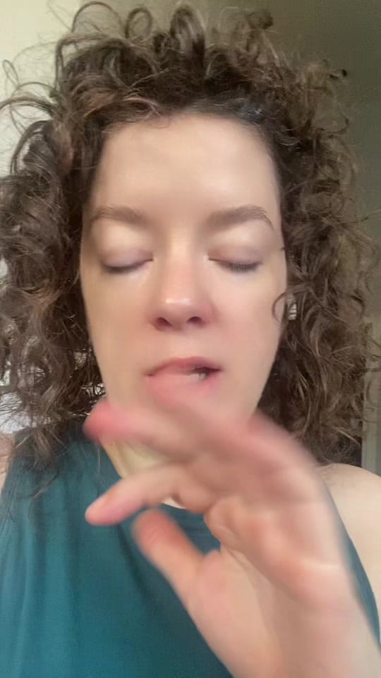 Post 2 by Sam 🌱 SFF book reviews on TikTok (video)