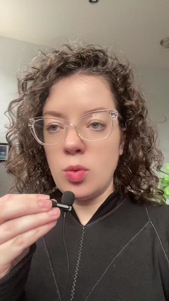 Post 3 by Sam 🌱 SFF book reviews on TikTok (video)