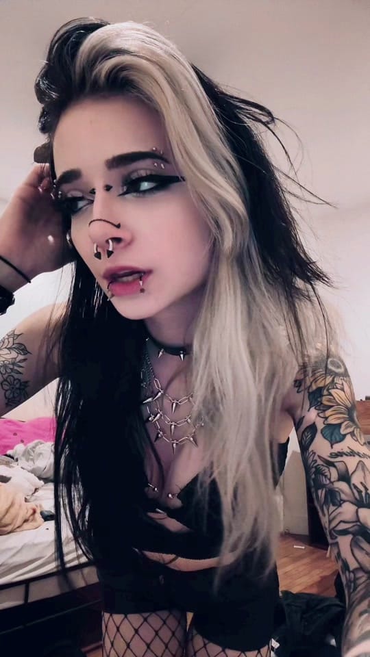 Post 2 by Chelseaaaaaaa🖤🤍 on TikTok (video)
