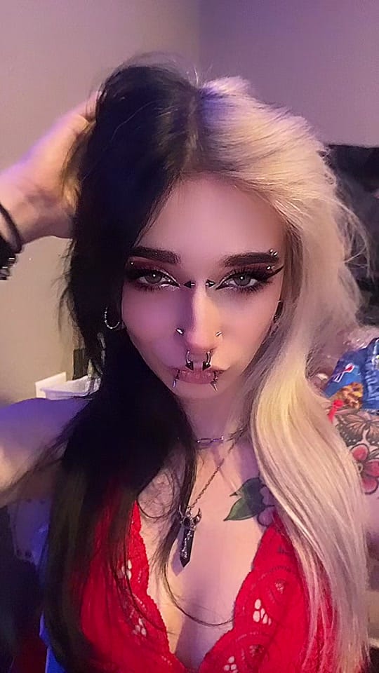 Post 8 by Chelseaaaaaaa🖤🤍 on TikTok (video)
