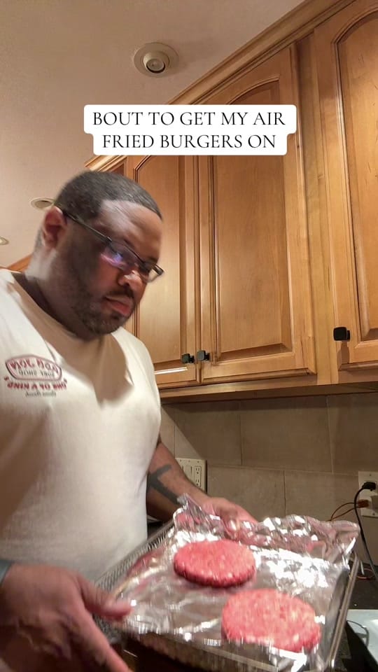 Post 8 by L. Rhim on TikTok (video)