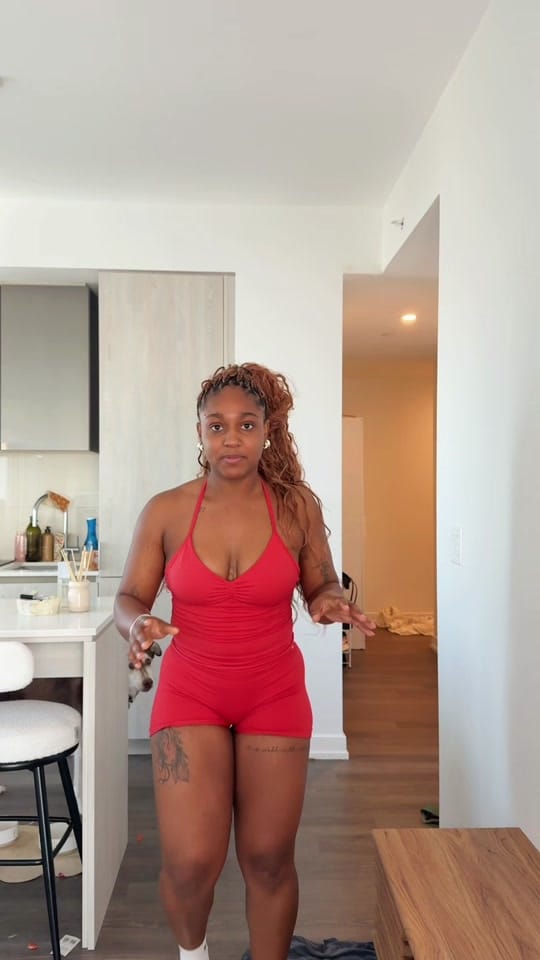 Post 2 by Taina Theano on TikTok (video)