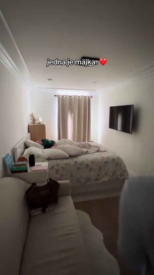 Post 2 by IVANA MIRKOVIĆ on TikTok (video)