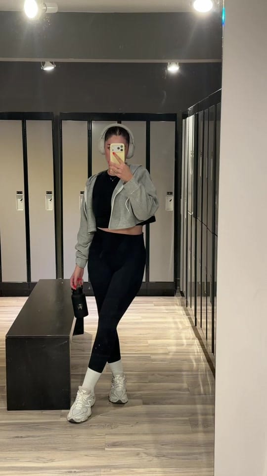 Post 4 by IVANA MIRKOVIĆ on TikTok (video)