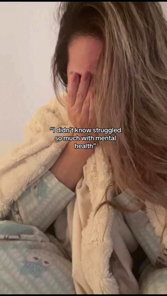 Post 9 by Laura Nguyen | Fitness Coach on TikTok (video)