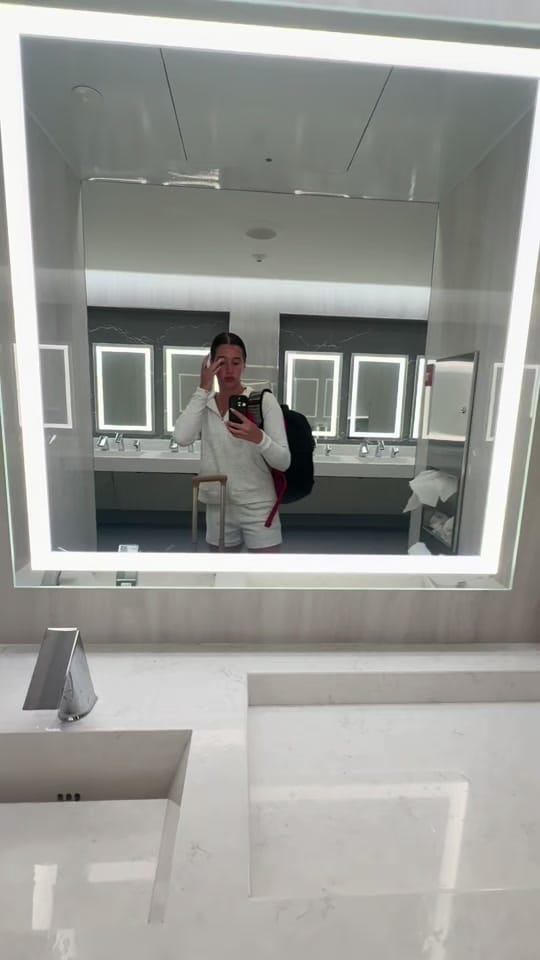 Post 1 by Nina Andrianos on TikTok (video)