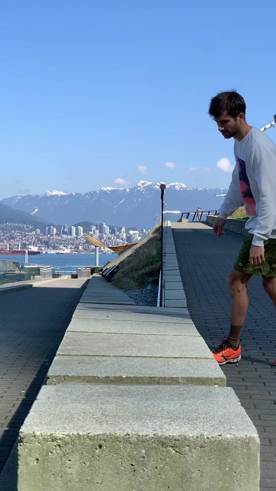 Post 2 by Oriol Arabia on TikTok (video)
