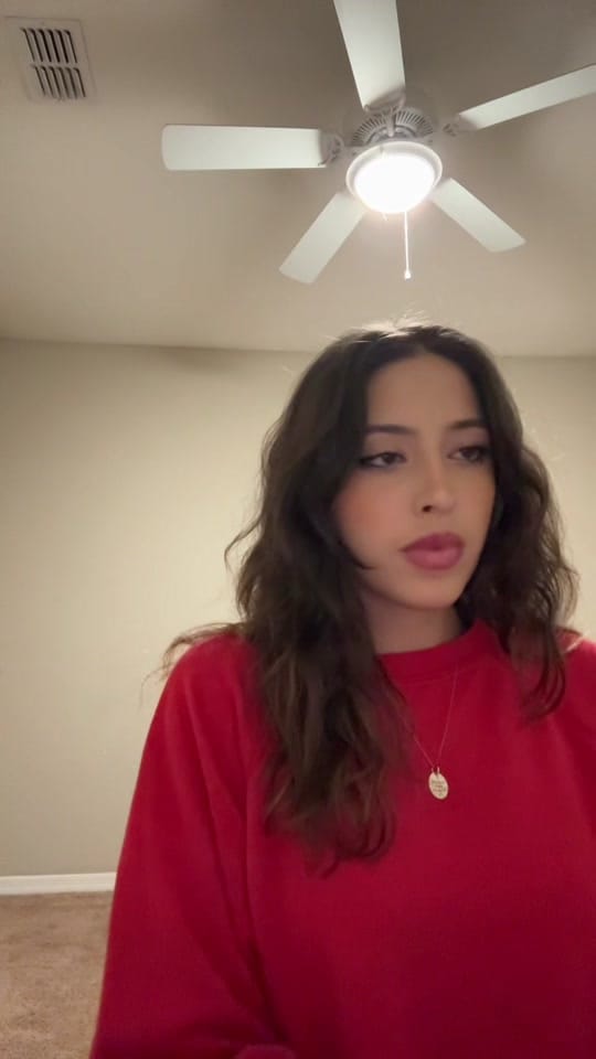 Post 6 by emzi🍓 on TikTok (video)