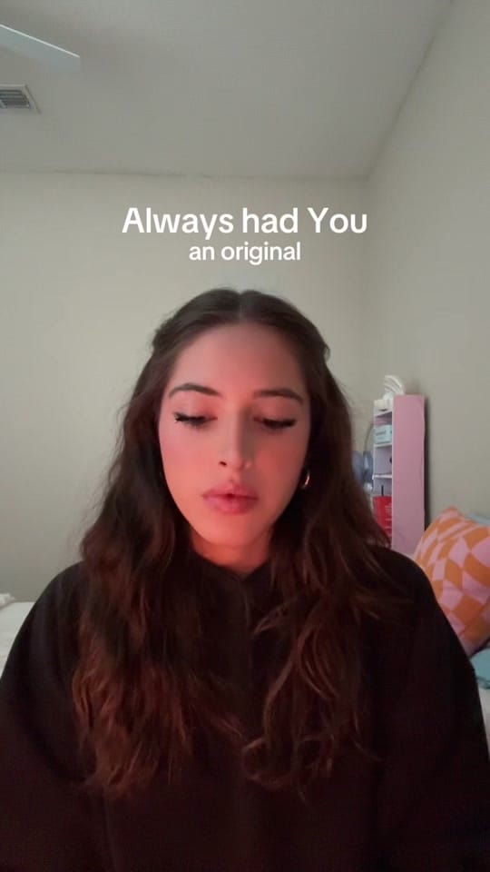 Post 3 by emzi🍓 on TikTok (video)