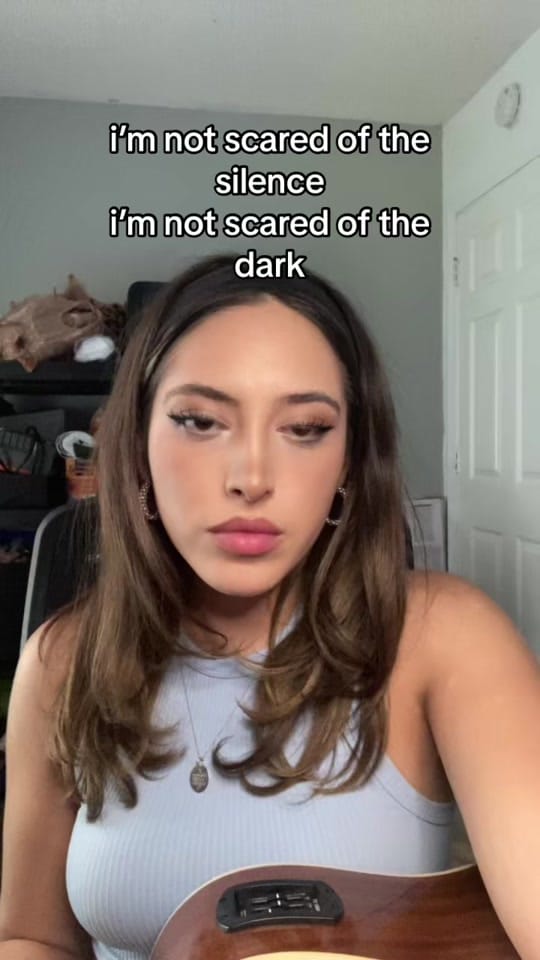 Post 8 by emzi🍓 on TikTok (video)