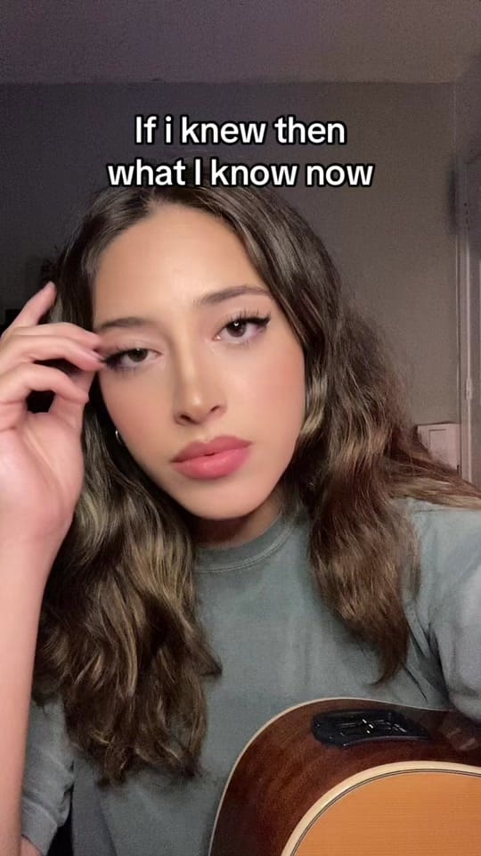 Post 7 by emzi🍓 on TikTok (video)