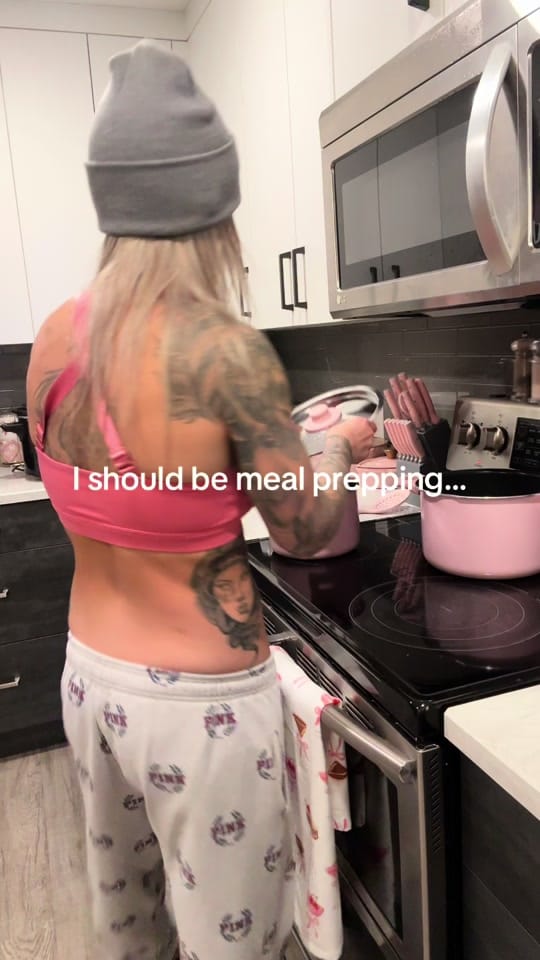Post 1 by Jess Bell on TikTok (video)