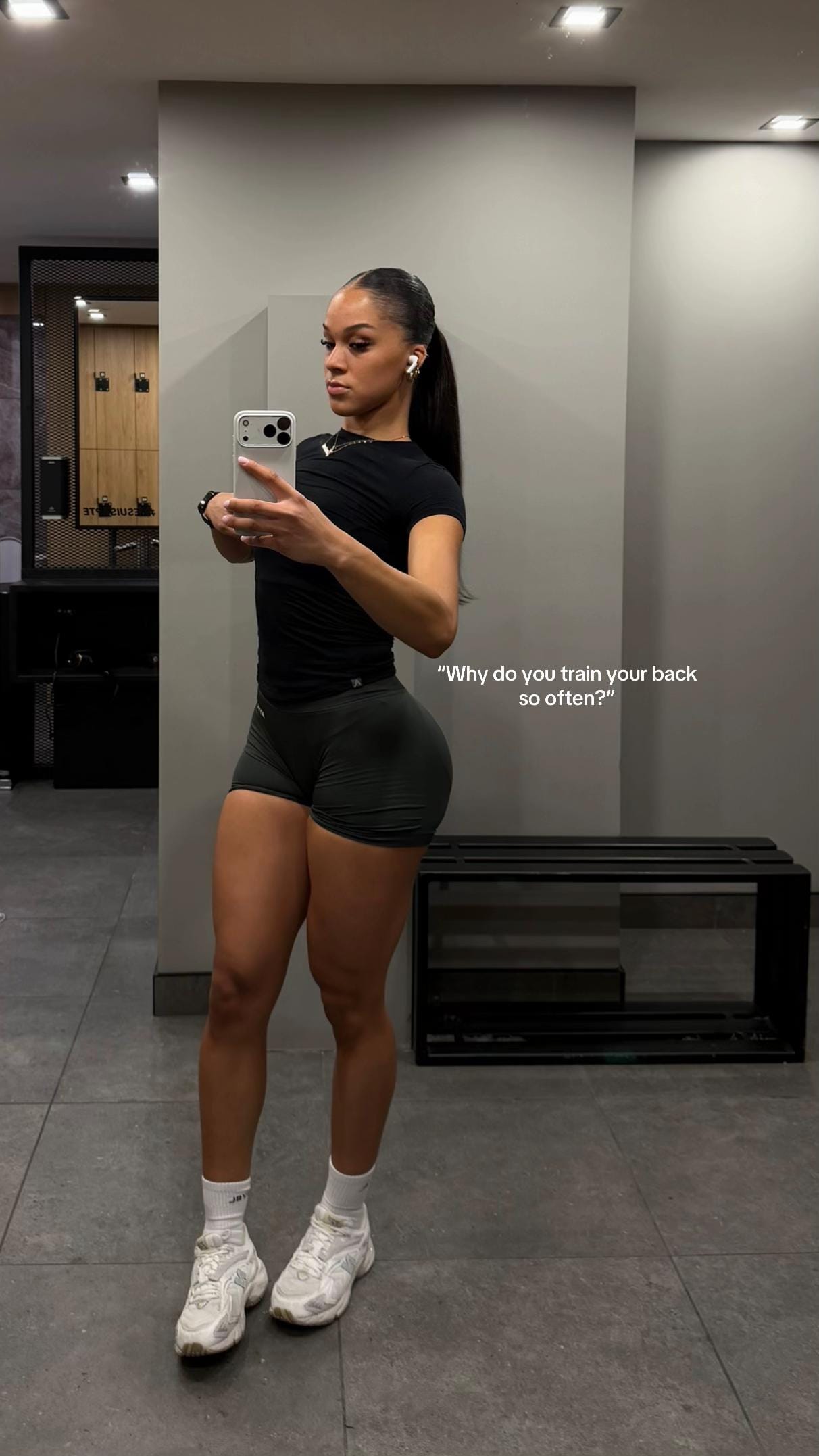 Post 5 by JANINA on TikTok (video)