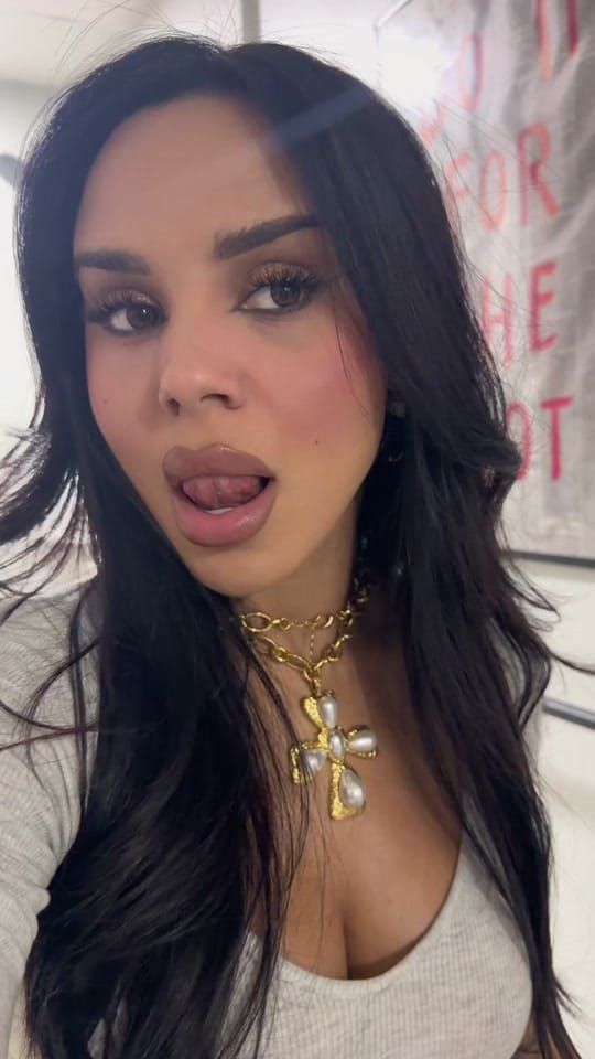 Post 9 by IzzyLaReina on TikTok (video)