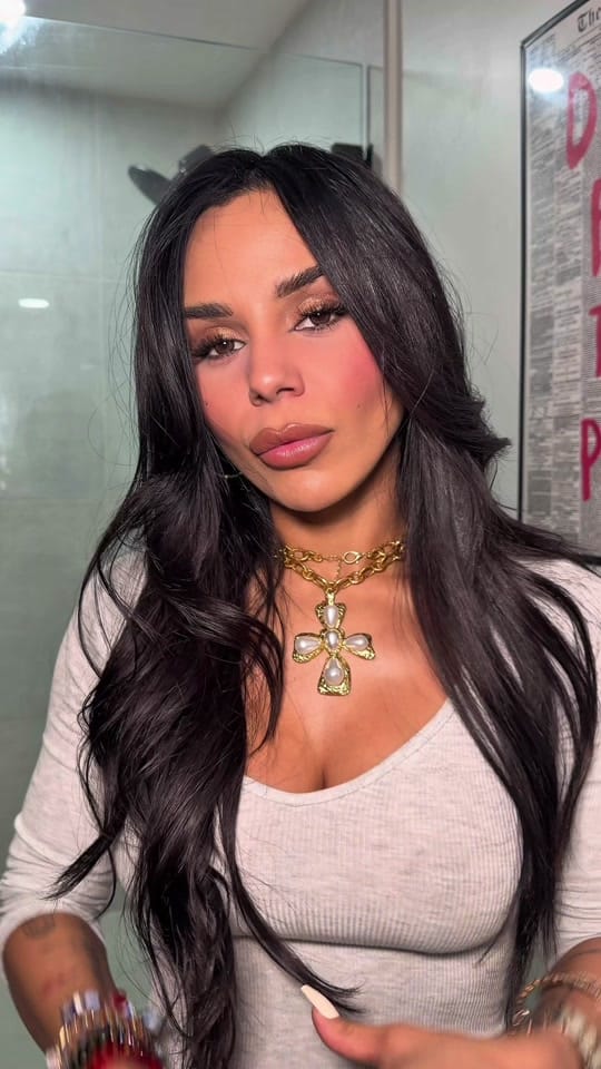 Post 8 by IzzyLaReina on TikTok (video)