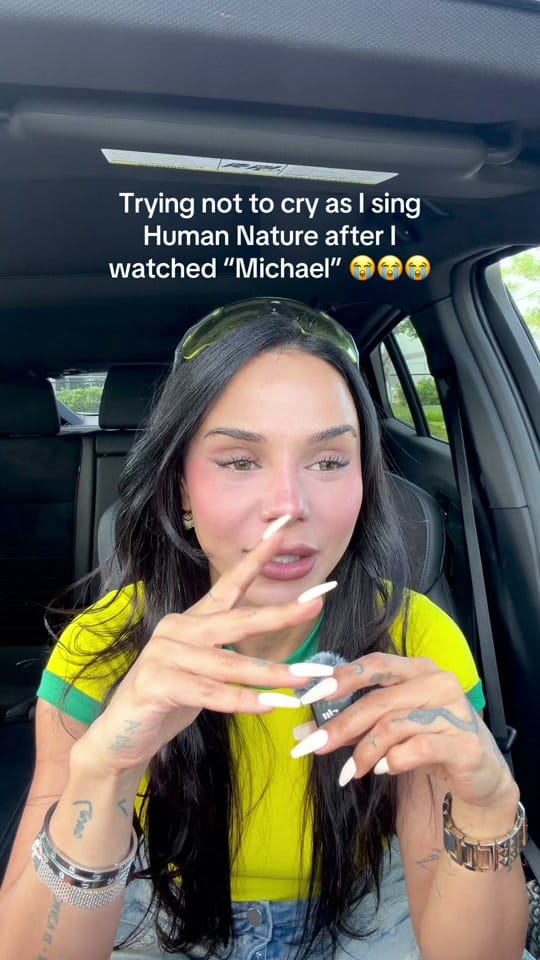 Post 1 by IzzyLaReina on TikTok (video)