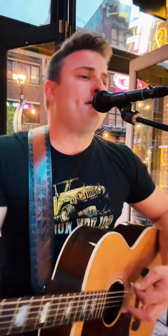 Post 6 by Jeremy Michael Music on TikTok (video)