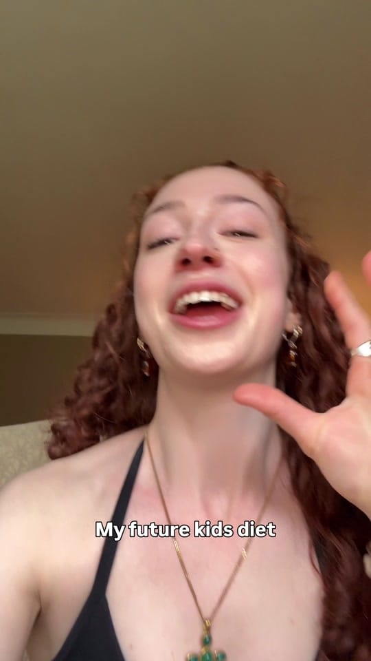 Post 5 by Sarah Vee on TikTok (video)