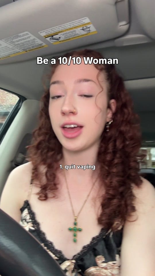 Post 9 by Sarah Vee on TikTok (video)