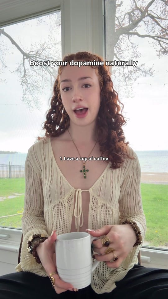 Post 7 by Sarah Vee on TikTok (video)
