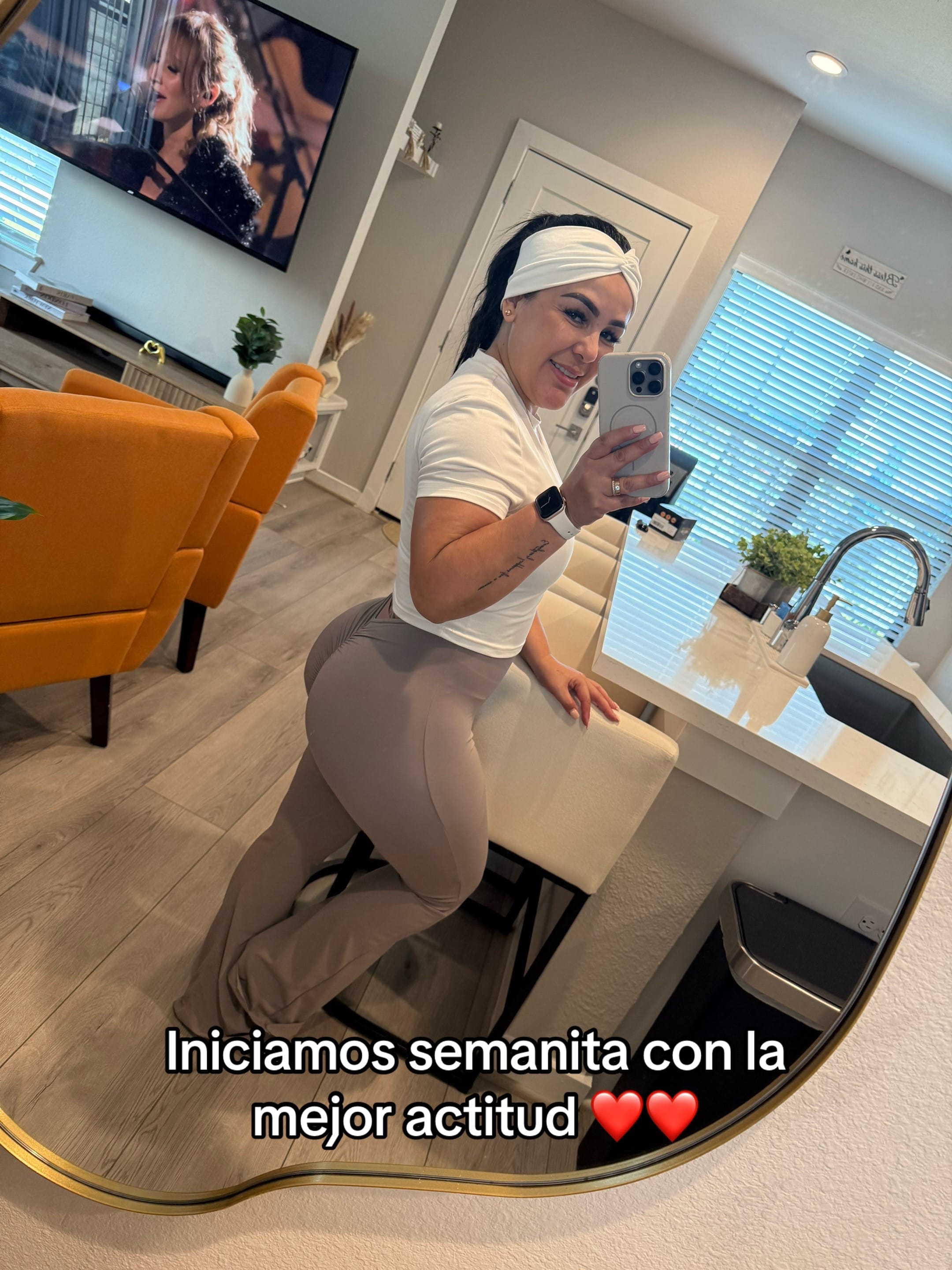 Post 2 by Chiquita Brava on TikTok (video)