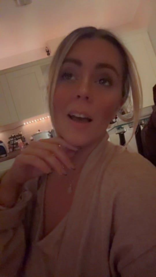 Post 8 by Laura Curran on TikTok (video)