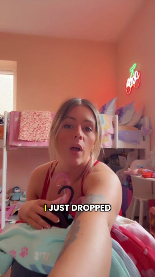 Post 1 by Laura Curran on TikTok (video)