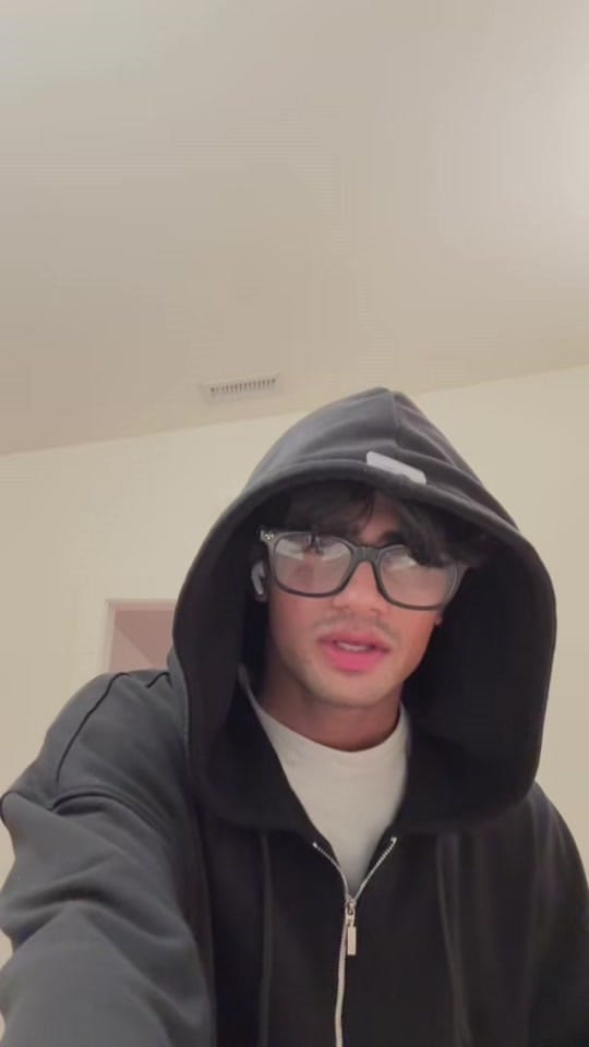 Post 4 by Ari Mediratta on TikTok (video)