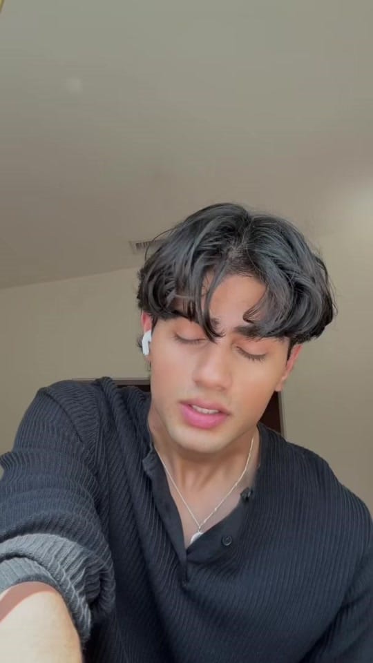 Post 1 by Ari Mediratta on TikTok (video)