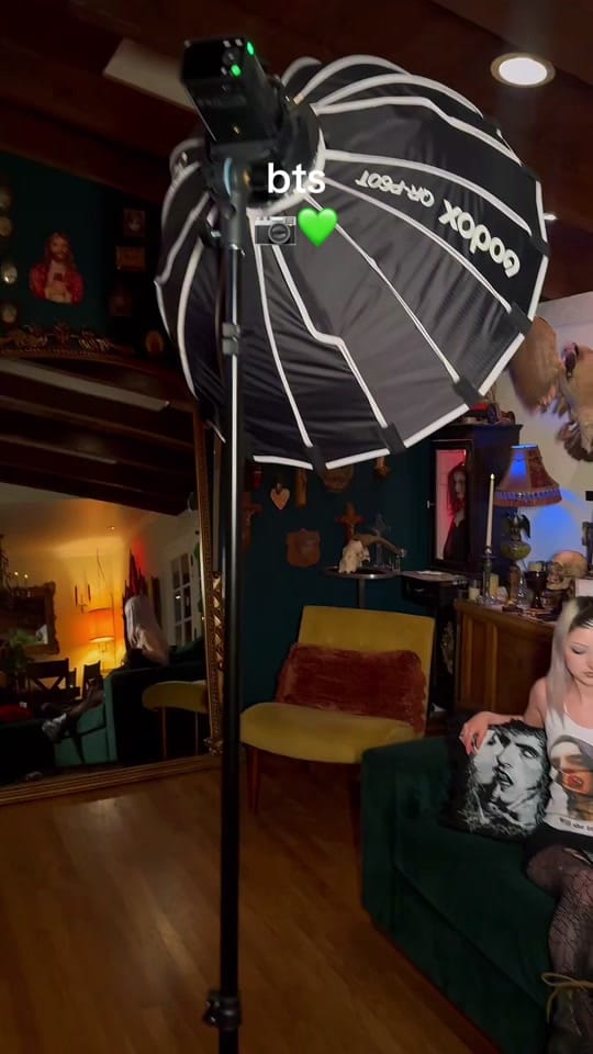 Post 7 by Vera’s Eyecandy on TikTok (video)