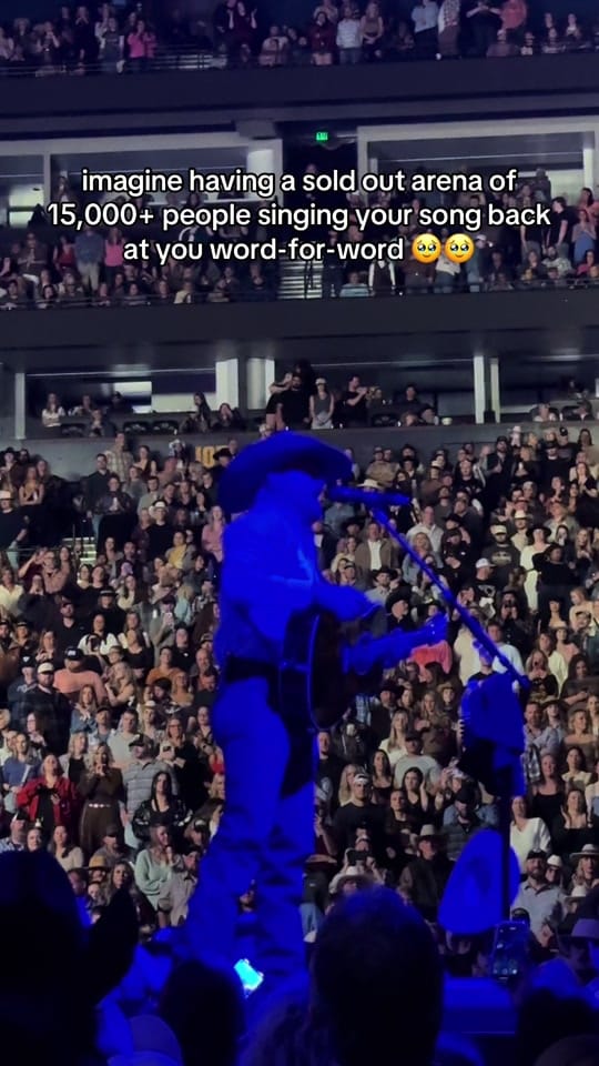 Post 10 by Warner Records Nashville on TikTok (video)