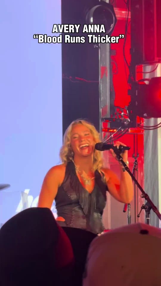 Post 6 by Warner Records Nashville on TikTok (video)