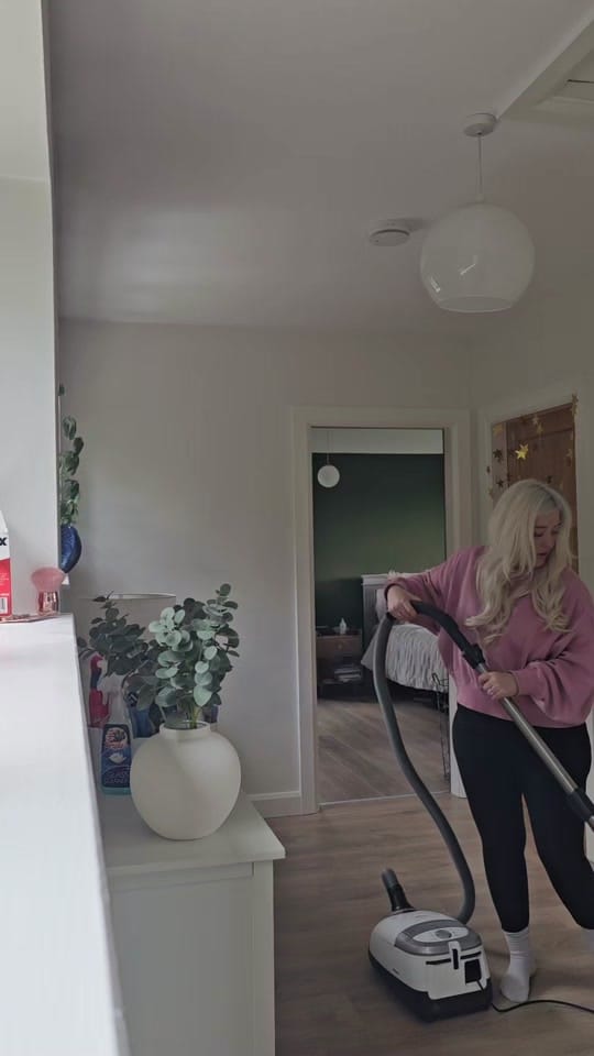 Post 2 by Jade Hamilton on TikTok (video)