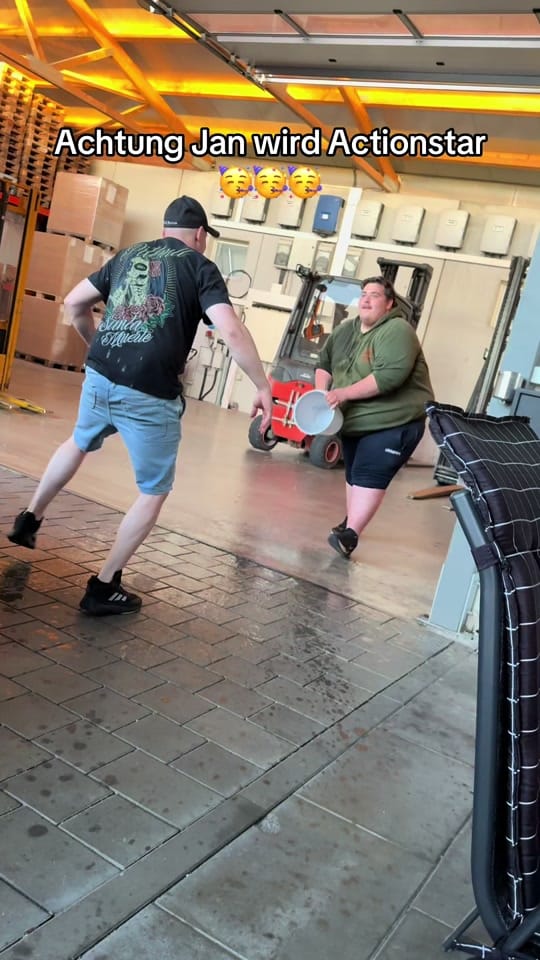 Post 3 by JanWolle13 on TikTok (video)