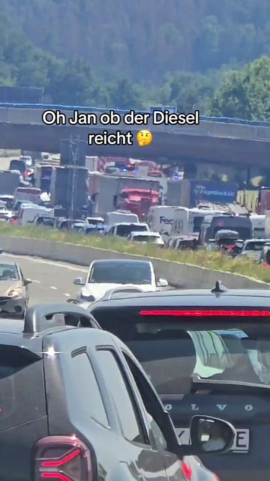 Post 8 by JanWolle13 on TikTok (video)
