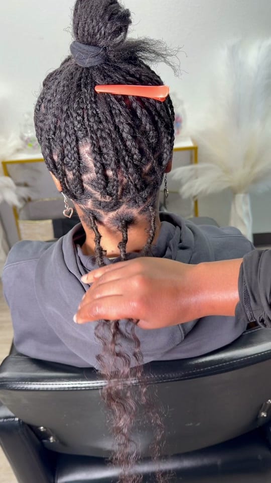 Post 6 by Queens Beauty Lounge LLC on TikTok (video)