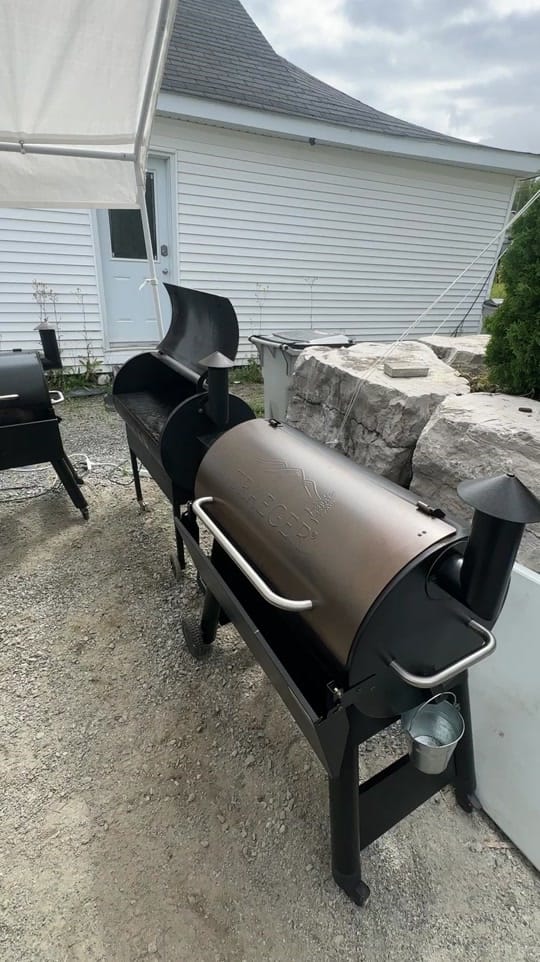 Post 1 by Bite Me BBQ on TikTok (video)