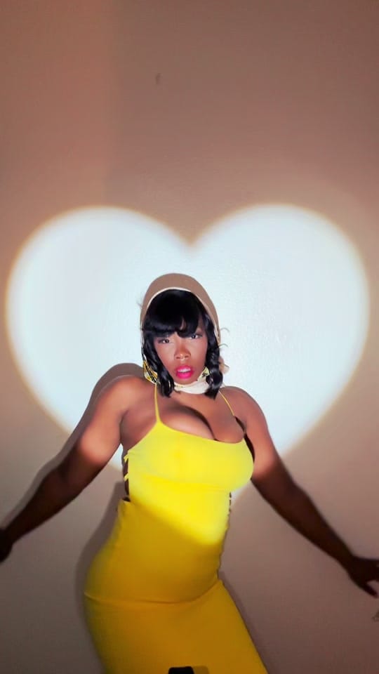 Post 2 by Serena Monay on TikTok (video)