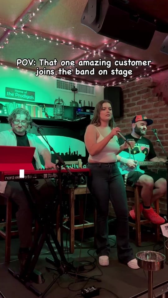 Post 7 by Paddy Reilly’s Music Bar on TikTok (video)