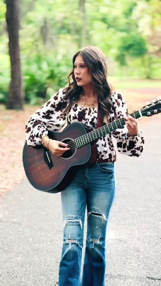 Post 6 by Khloegracemusic on TikTok (video)